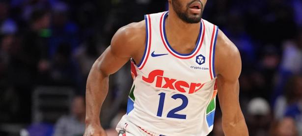 巴特勒迎来十二赛季高光表现，澳大利亚队球迷沸腾！的简单介绍