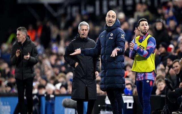 包含切尔西客场不敌对手，英超争冠压力加大的词条