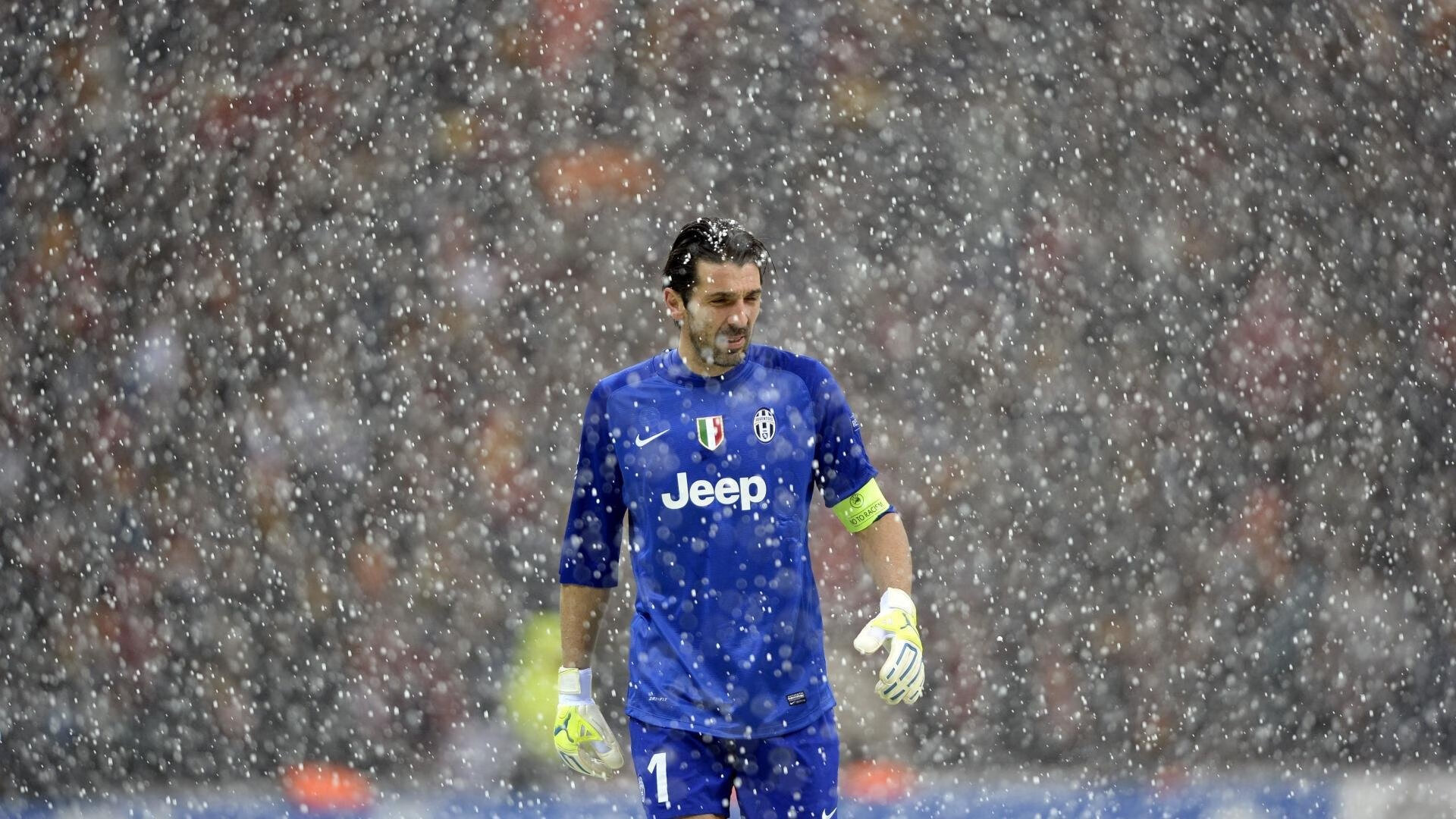 田径赛场焦点！中国队对阵意大利队，冠军之争悬念重重，胜负难料